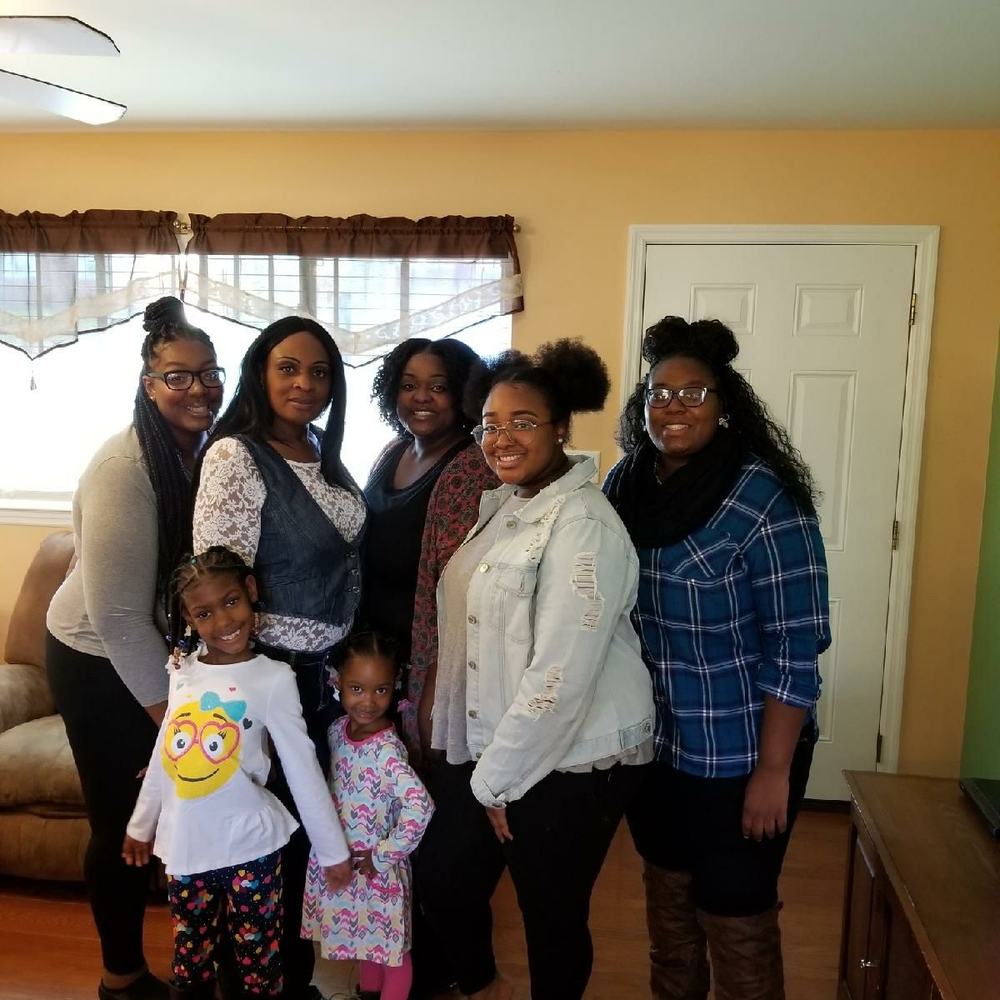 Meet your Posher, Leanna